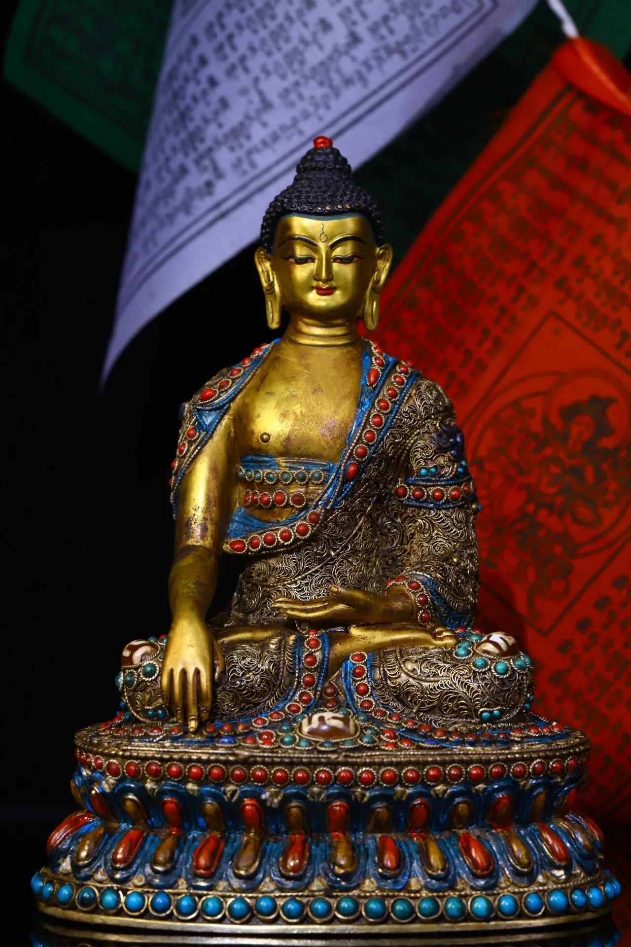 8"Tibet Temple Collection Old Bronze Tracing Filigree mosaic Gem Dzi Bead Shakyamuni Buddha lotus Ornaments Town House Exorcism
8"Tibet Temple Collection Old Bronze Tracing Filigree mosaic Gem Dzi Bead Shakyamuni Buddha lotus Ornaments Town House Exorcism