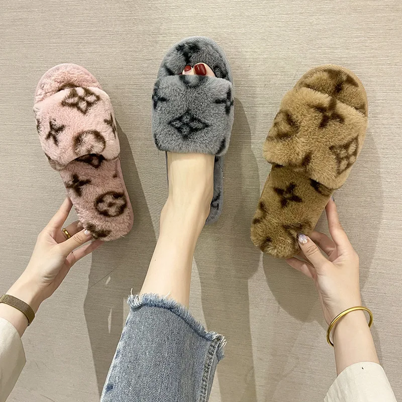 Winter Women House Slippers Faux Fur Warm Flat Shoes Female Slip On Home Furry Ladies Slippers Casual Hairy Slippers Zapatillas
Winter Women House Slippers Faux Fur Warm Flat Shoes Female Slip On Home Furry Ladies Slippers Casual Hairy Slippers Zapatillas