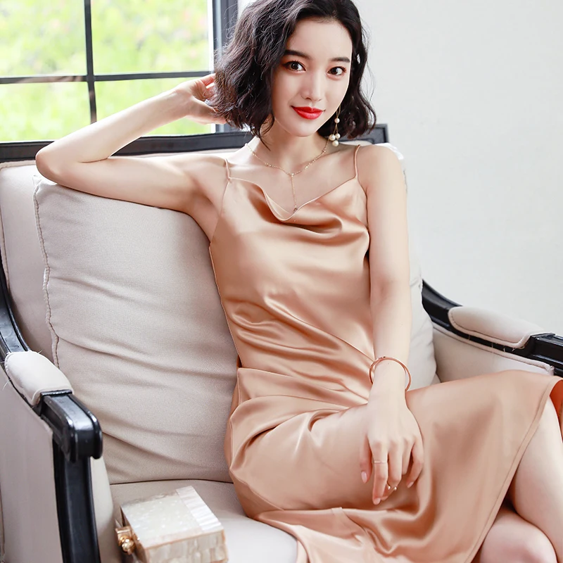 2021 Sexy Spaghetti Strap Backless Summer Dress Women Satin Long Dress Elegant Fashion Slim Party Dresses y2k dress
2021 Sexy Spaghetti Strap Backless Summer Dress Women Satin Long Dress Elegant Fashion Slim Party Dresses y2k dress