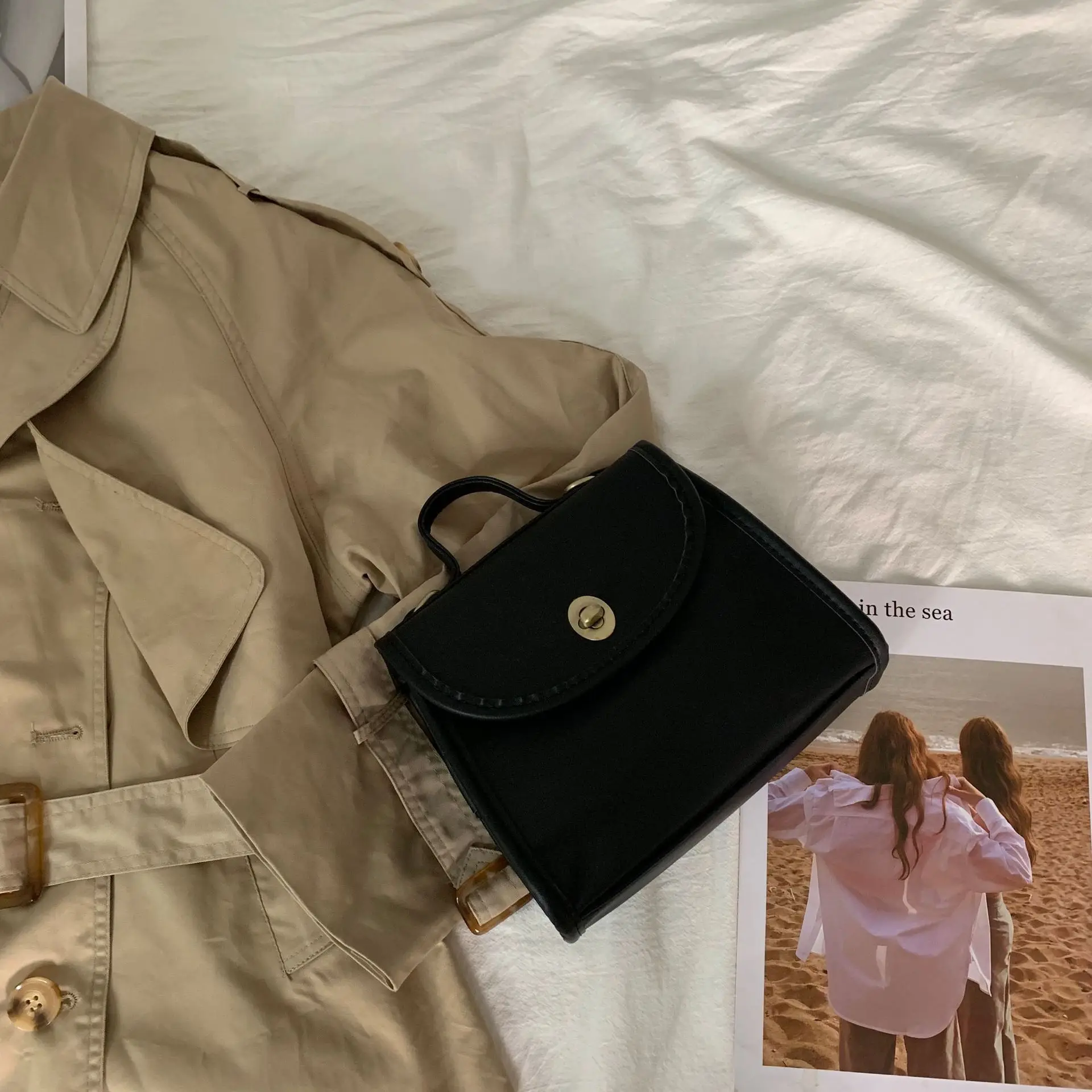 Women's printed handbag Solid color messenger bag small Flap bag PU leather Knotted hands bag
Women's printed handbag Solid color messenger bag small Flap bag PU leather Knotted hands bag