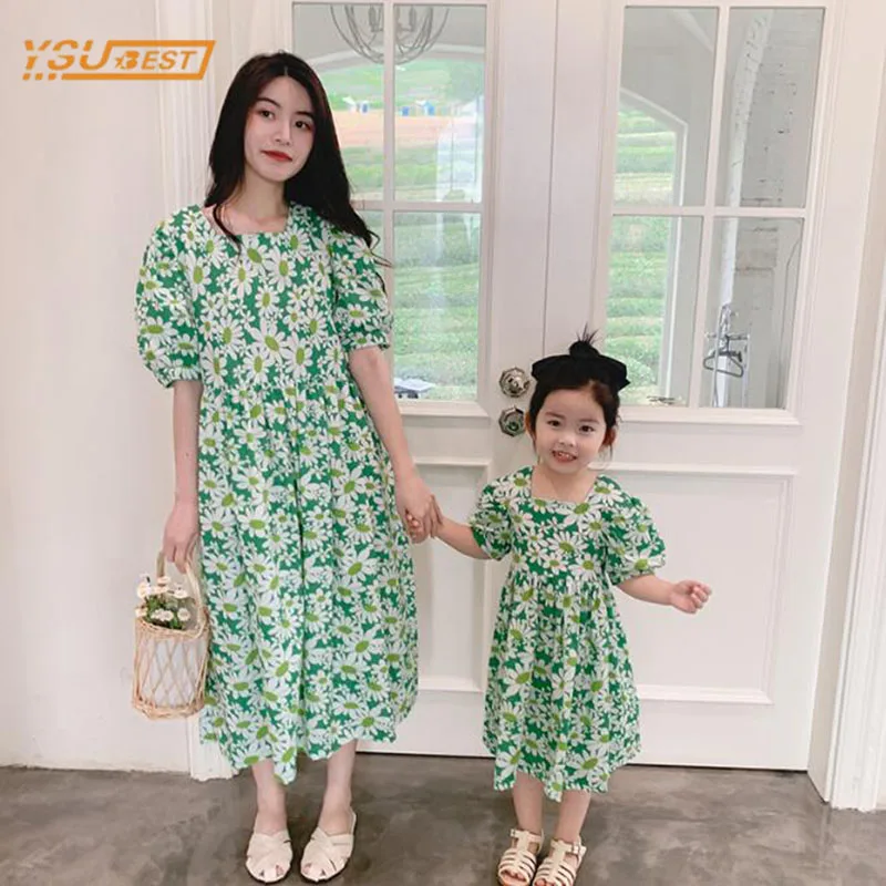 Summer Family Mother and Daughter Short Sleeves Daisy Dress Clothes Family Clothing Family Matching Outfits Dress
Summer Family Mother and Daughter Short Sleeves Daisy Dress Clothes Family Clothing Family Matching Outfits Dress