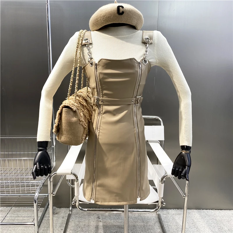 New Double Zipper Waist Closing Slim Chain Suspender Dress+ Half High Neck Slim Fit Short Style With Knitted 2-piece Suit Inside
New Double Zipper Waist Closing Slim Chain Suspender Dress+ Half High Neck Slim Fit Short Style With Knitted 2-piece Suit Inside