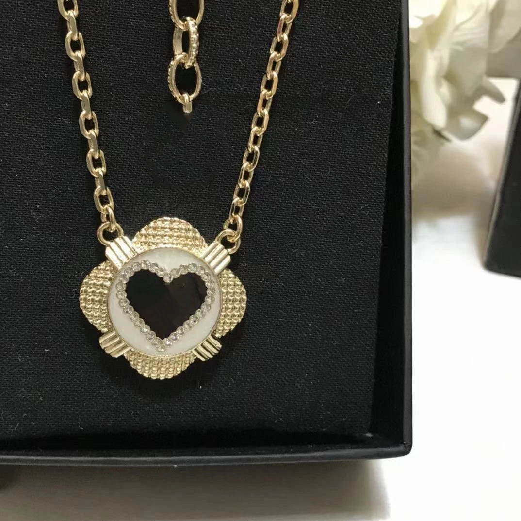 2021 Trend Hot Butterfly Diamond Necklace Gold Silver Rose Gold Banquet Birthday Versatile Daily Wear Brass Fashion Jewelry
2021 Trend Hot Butterfly Diamond Necklace Gold Silver Rose Gold Banquet Birthday Versatile Daily Wear Brass Fashion Jewelry