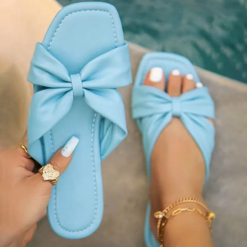 2021 Summer New Slippers Oversize New Square Head Simplicity Bow Flat Solid Color Europe America Fashion Casual Beach Sandals
2021 Summer New Slippers Oversize New Square Head Simplicity Bow Flat Solid Color Europe America Fashion Casual Beach Sandals