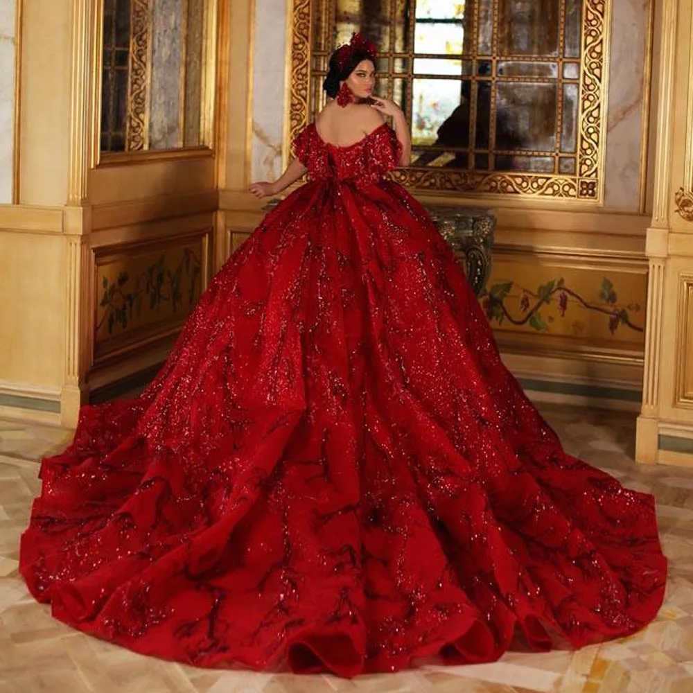 Sparkly 2022 Red Lace Applique Quinceanera Dresses Off Shoulder V Neck Ball Gowns Sequined Sweet 16 Vestidos 15 Anos
Sparkly 2022 Red Lace Applique Quinceanera Dresses Off Shoulder V Neck Ball Gowns Sequined Sweet 16 Vestidos 15 Anos