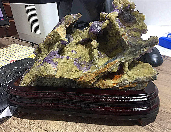 Natural quartz crystal purple fluorite and crystal symbiont, purple fluorite ore specimens
Natural quartz crystal purple fluorite and crystal symbiont, purple fluorite ore specimens