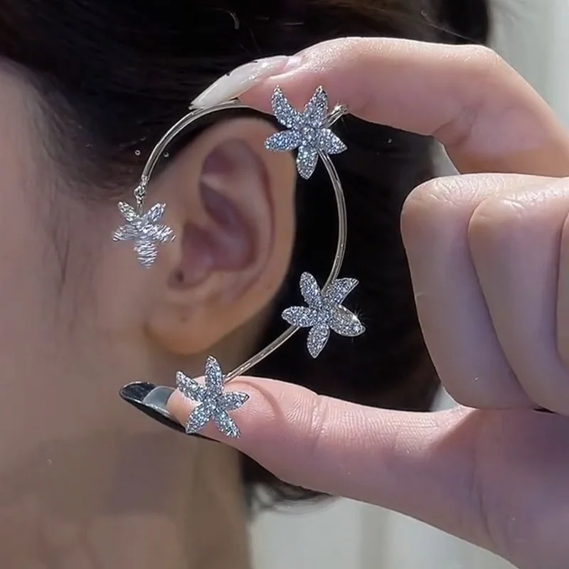 Luxury Exquisite Sparkling Zircon Inlaid Flower Ear Cuff Clip Earring for Women Girls Sweet Vintage Fashion 2021 New Jewelry
Luxury Exquisite Sparkling Zircon Inlaid Flower Ear Cuff Clip Earring for Women Girls Sweet Vintage Fashion 2021 New Jewelry