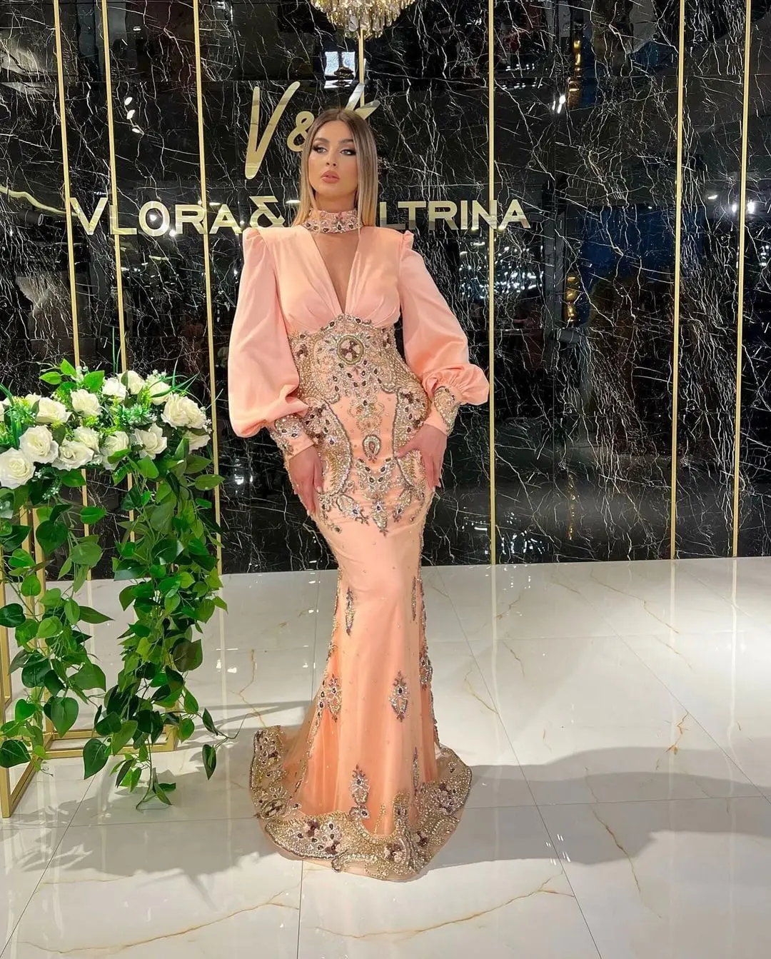 Arabic Mermaid Sexy Evening Dresses Deep V Neck Lace Beads Long Sleeves Prom Formal Crystals Party Second Reception Gowns
Arabic Mermaid Sexy Evening Dresses Deep V Neck Lace Beads Long Sleeves Prom Formal Crystals Party Second Reception Gowns