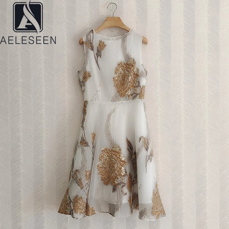 AELESEEN High Quality Women Summer Dress Runway Fashion Sleeveless Gold Thread Flower Embroidery Tank Casual Slim Mini Dresses
AELESEEN High Quality Women Summer Dress Runway Fashion Sleeveless Gold Thread Flower Embroidery Tank Casual Slim Mini Dresses