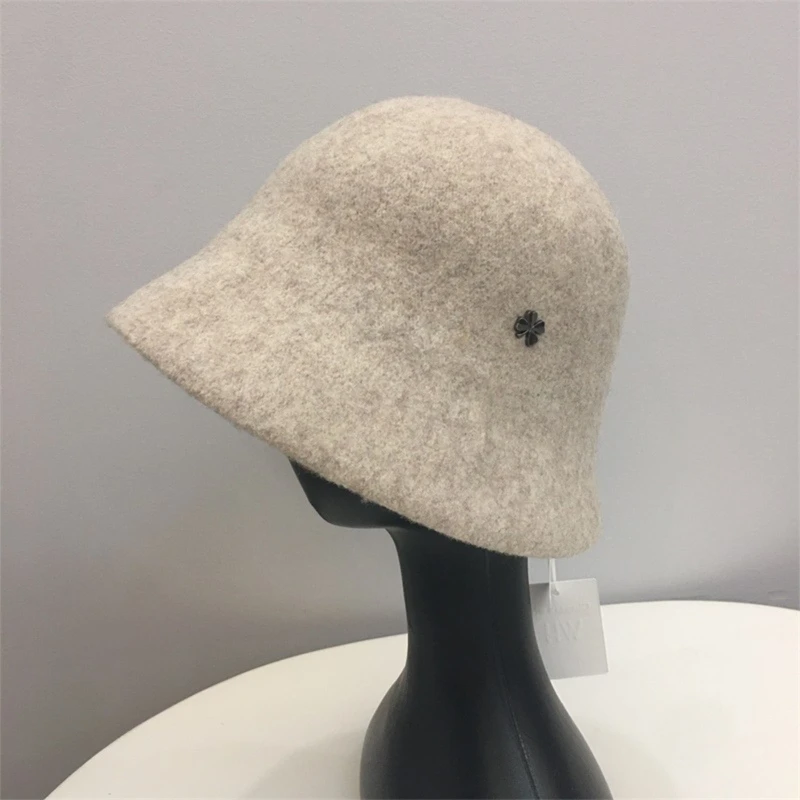 Korean Version Casual Four-leaf Clover Embroidery Bucket Cap Plush Wool Fisherman Cap Basin Hat Outdoor Trend Friend Fall Winter
Korean Version Casual Four-leaf Clover Embroidery Bucket Cap Plush Wool Fisherman Cap Basin Hat Outdoor Trend Friend Fall Winter