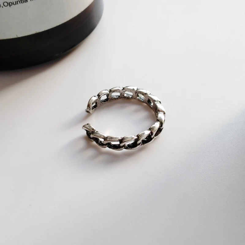 Hiphop Rock Copper Punk Chain Buckle Ring Vintage Personality Resizable Joint Ring for Women Wedding Party Gifts Accessories
Hiphop Rock Copper Punk Chain Buckle Ring Vintage Personality Resizable Joint Ring for Women Wedding Party Gifts Accessories