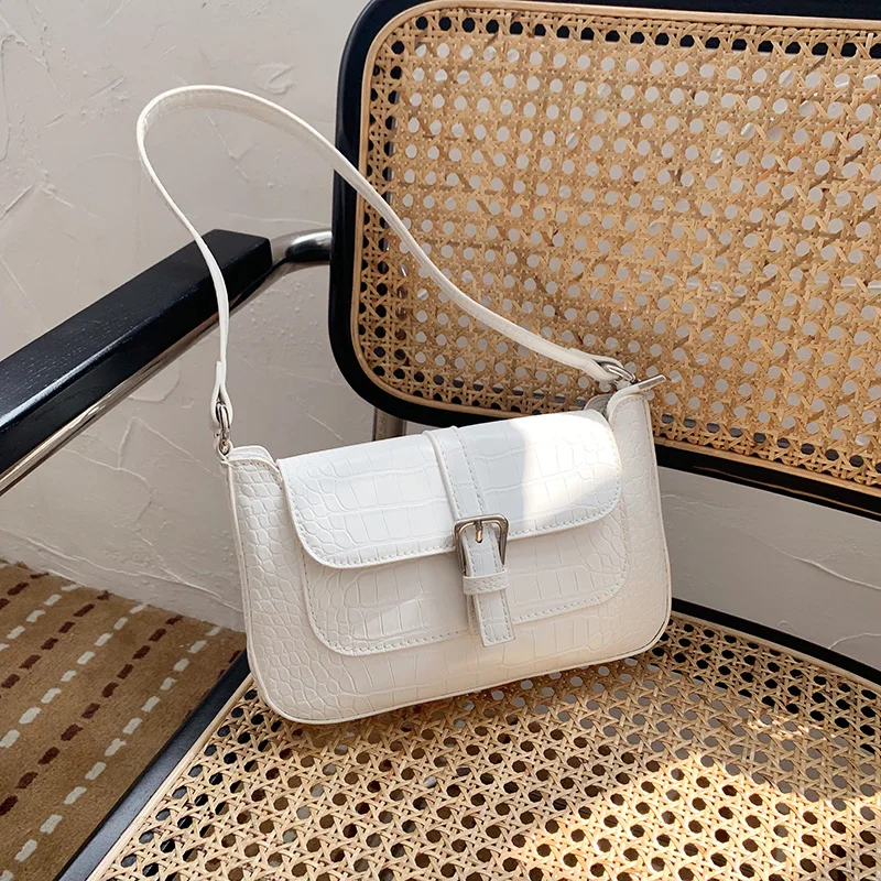 Bucket bag female 2020 new style Korean style style all - take wide shoulder with one shoulder bag simple color collision large
Bucket bag female 2020 new style Korean style style all - take wide shoulder with one shoulder bag simple color collision large