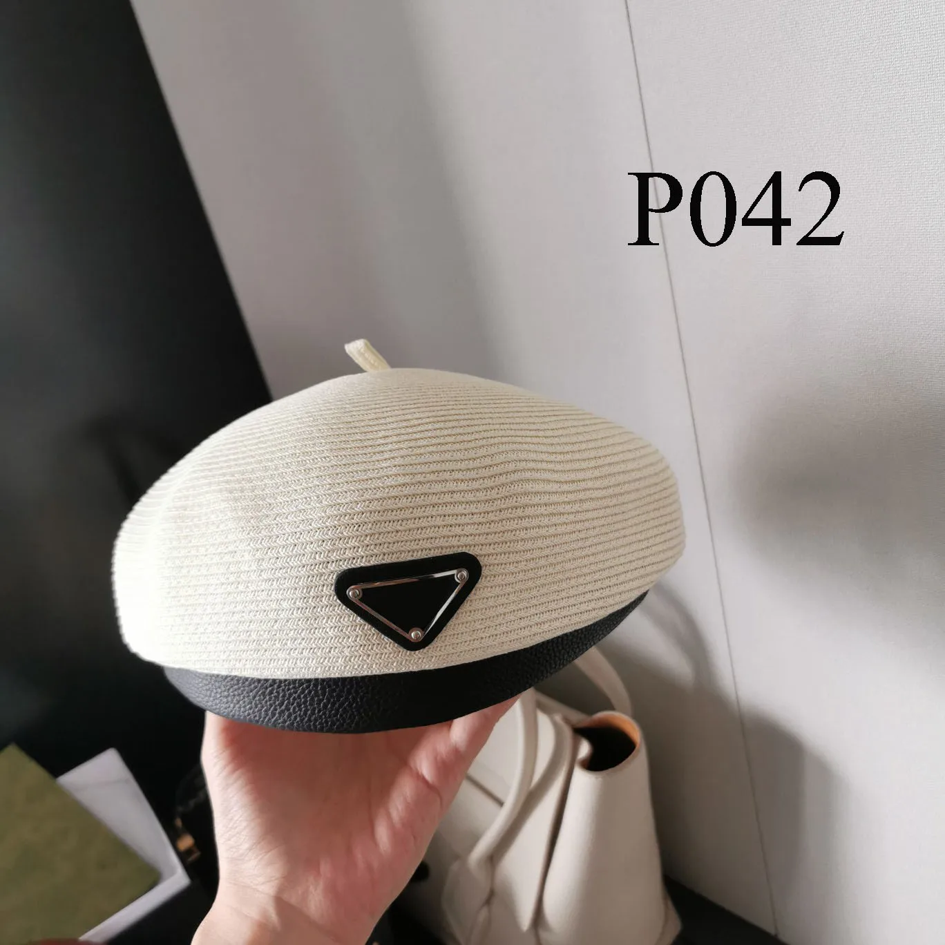P042 Sunscreen fisherman hat sun hat short brim fashion decoration spring and summer hat high quality universal in all seasons
P042 Sunscreen fisherman hat sun hat short brim fashion decoration spring and summer hat high quality universal in all seasons