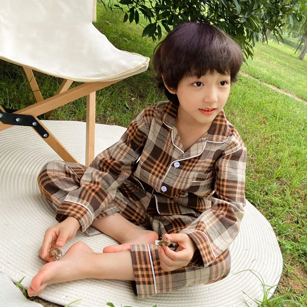 Autumn new boys and girls cotton pajama sets plaid casual home wear long-sleeved trousers two-piece 3-8y children's pajama sets
Autumn new boys and girls cotton pajama sets plaid casual home wear long-sleeved trousers two-piece 3-8y children's pajama sets
