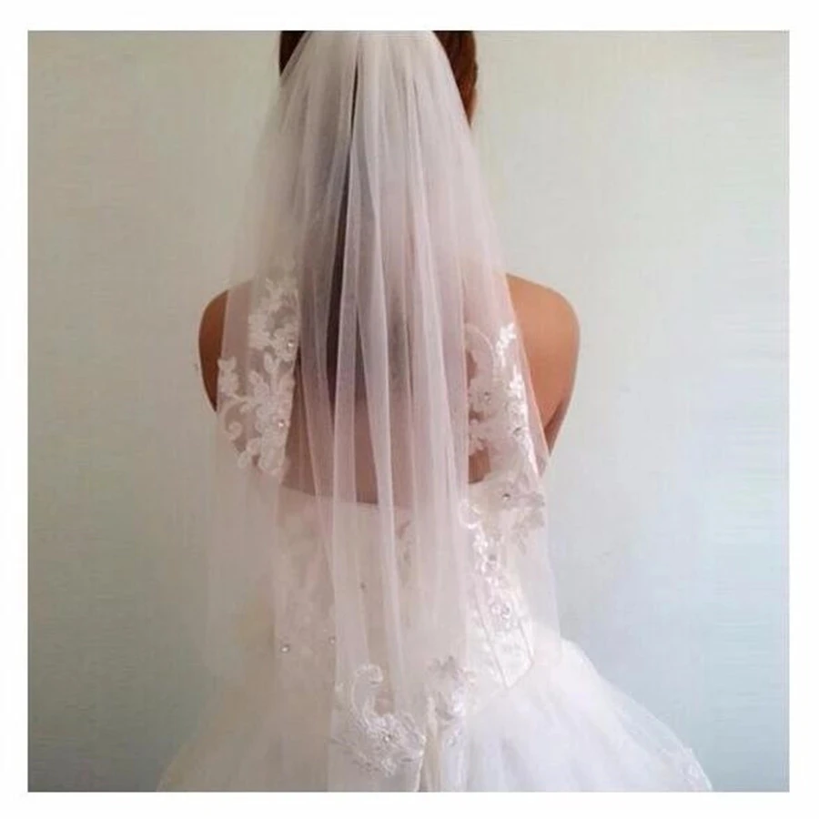 White Ivory In Stock Short One Layer Fingertip Length Rhinestone Appliqued Wedding Veil Bridal Veils With Comb
White Ivory In Stock Short One Layer Fingertip Length Rhinestone Appliqued Wedding Veil Bridal Veils With Comb