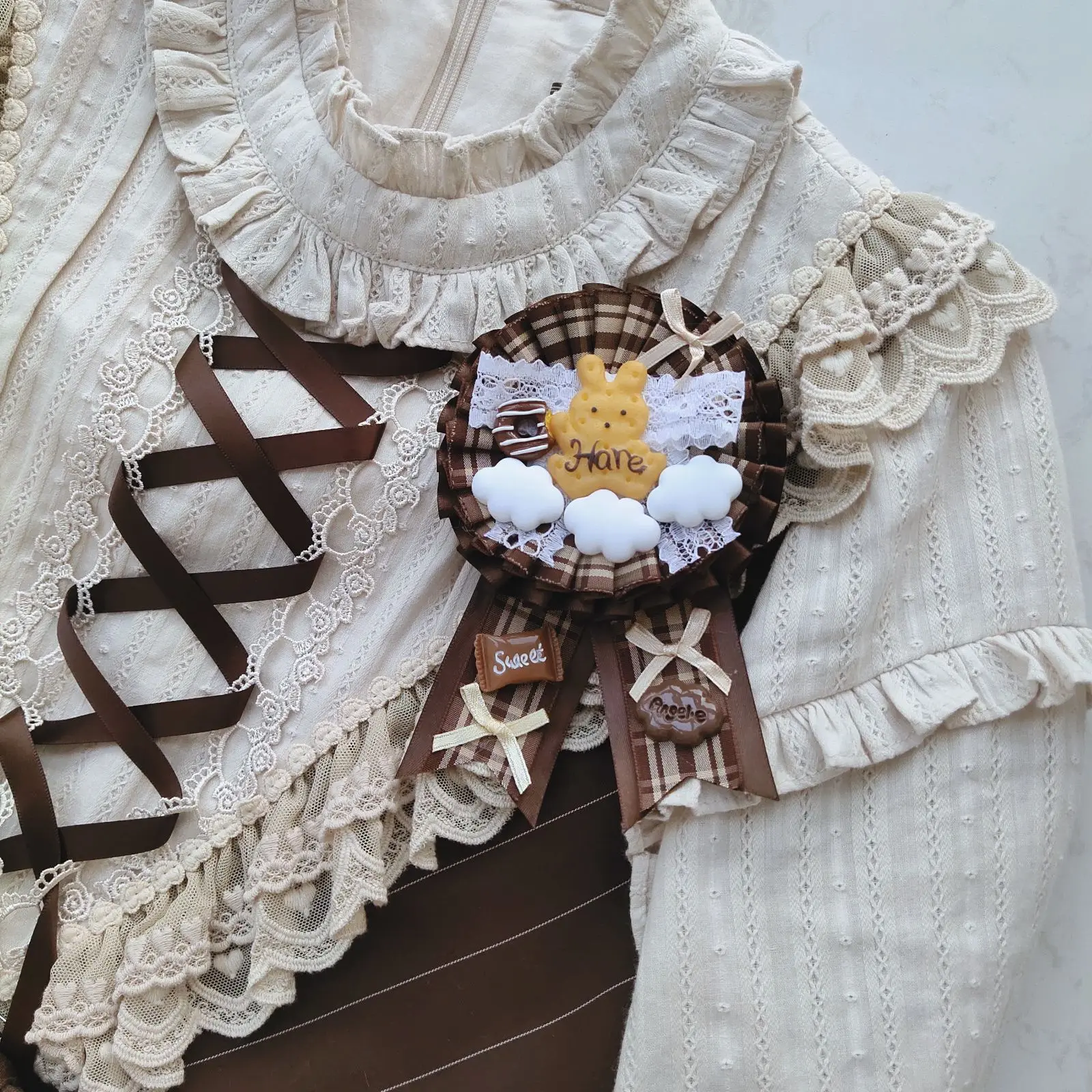 Lolita Badge Tiramisu with Brooch Chocolate Cookie Bunny Sweet Badge
Lolita Badge Tiramisu with Brooch Chocolate Cookie Bunny Sweet Badge