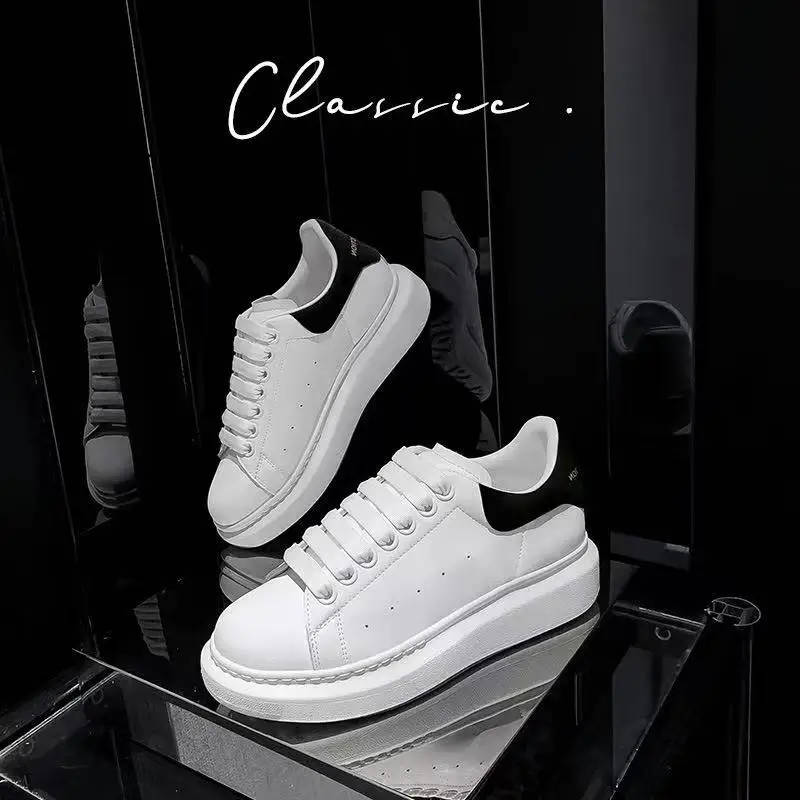 Men's casual shoes classic sports shoes student couple board shoes ins McQueen same paragraph
Men's casual shoes classic sports shoes student couple board shoes ins McQueen same paragraph