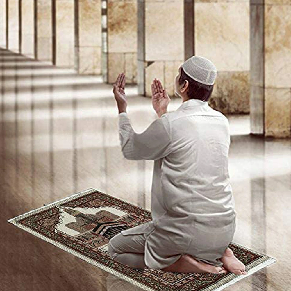 Muslim Prayer Carpet Portable Simply Print Tassel Travel Mat Blanket Storage Bag Islamic Dubai Arab Kafan Muslim Pilgrimage Rug 
Muslim Prayer Carpet Portable Simply Print Tassel Travel Mat Blanket Storage Bag Islamic Dubai Arab Kafan Muslim Pilgrimage Rug