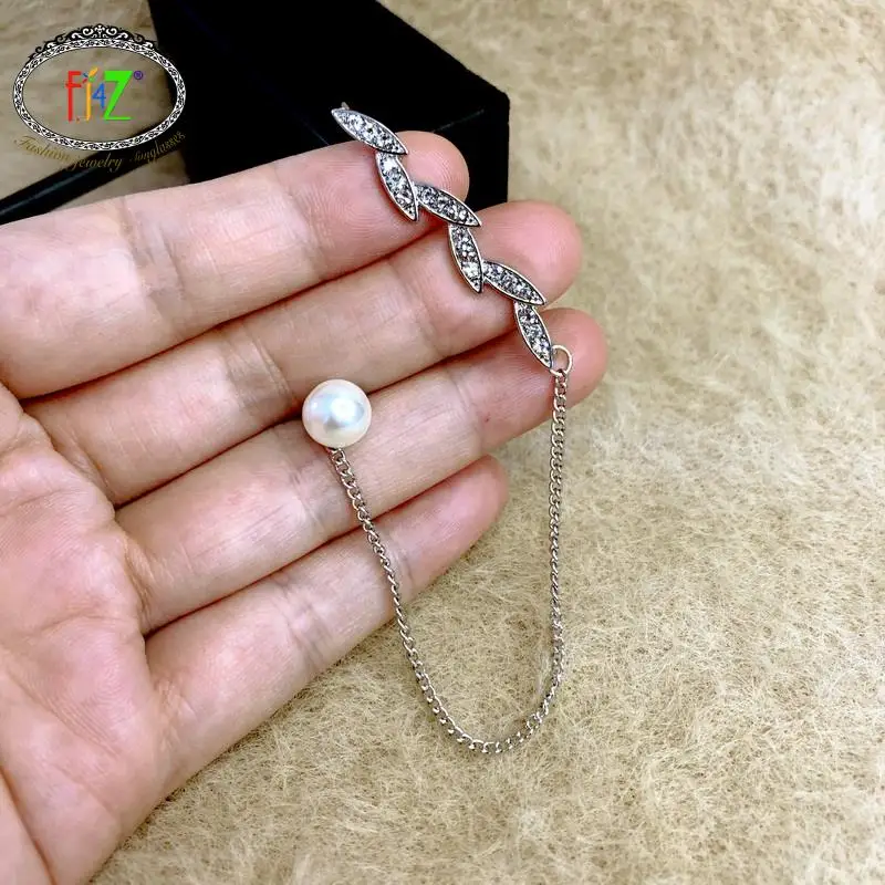F.J4Z Trend Earrings for Women Designer Chain Linked Pearl & Leaf Women's Statement Earring aretes de mujer modernos 2021
F.J4Z Trend Earrings for Women Designer Chain Linked Pearl & Leaf Women's Statement Earring aretes de mujer modernos 2021