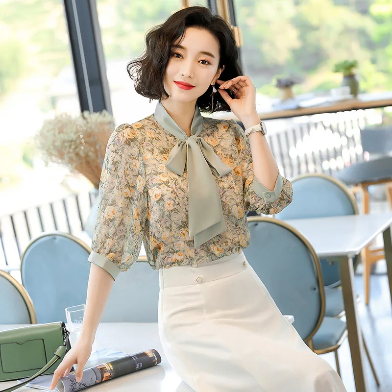 2021 Fashion Women 2 Pieces Casual Interview Suit with Skirt and Print Blouse Tops with Bow Tie Female Office Ladies Shirt Suits
2021 Fashion Women 2 Pieces Casual Interview Suit with Skirt and Print Blouse Tops with Bow Tie Female Office Ladies Shirt Suits
