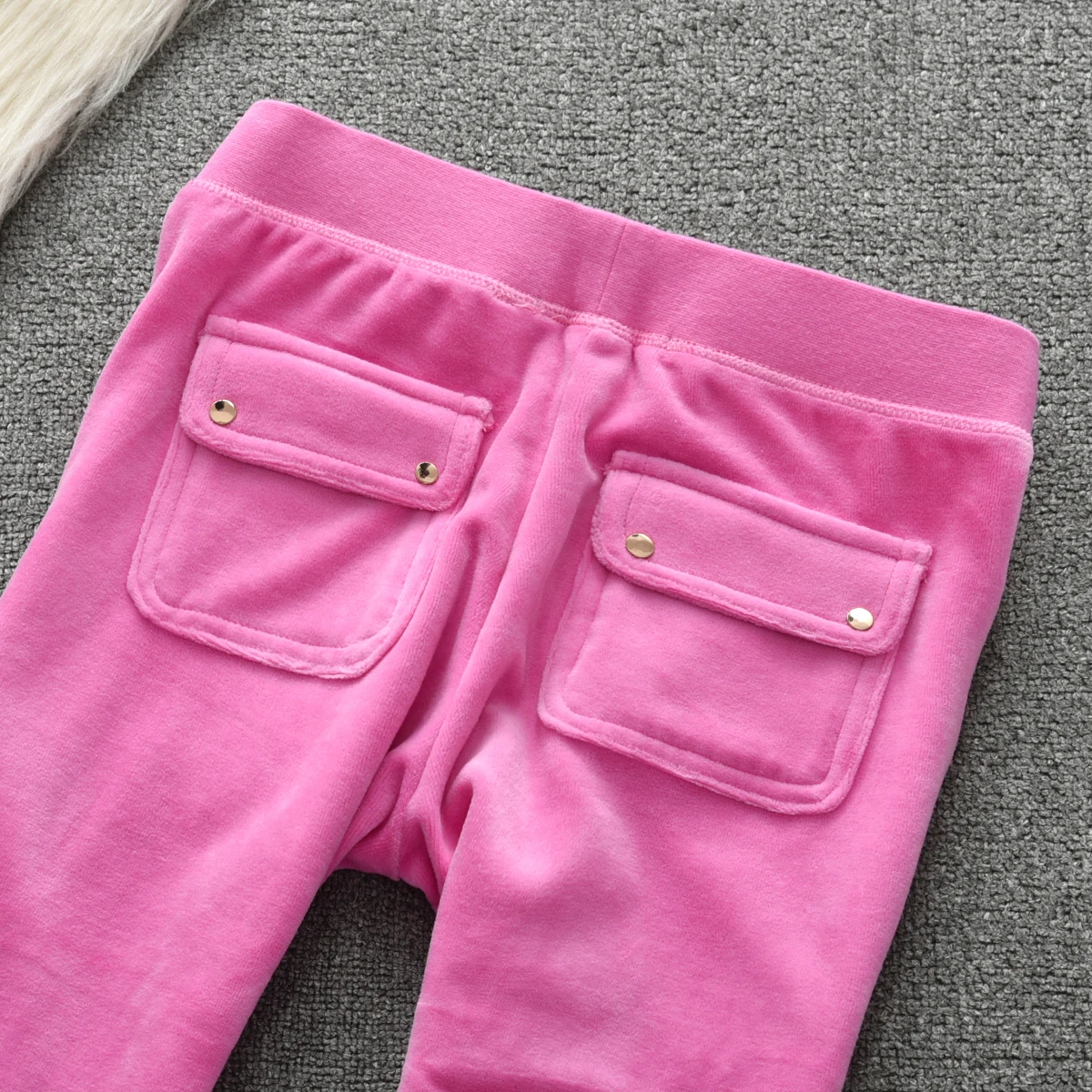 Spring/Fall Women'S Brand Velvet Fabric Tracksuit Pant Suits Solid Color Velour Suit Female Track Suit Hoodies And Pants 2021
Spring/Fall Women'S Brand Velvet Fabric Tracksuit Pant Suits Solid Color Velour Suit Female Track Suit Hoodies And Pants 2021