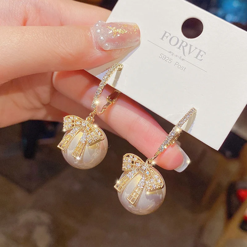 Fashion Pearl Hoop Earrings For Women Geometirc Gold Metal Circle Hoop Earrings 2021 Trend Jewelry Gift Earring Ear Stud Trendy
Fashion Pearl Hoop Earrings For Women Geometirc Gold Metal Circle Hoop Earrings 2021 Trend Jewelry Gift Earring Ear Stud Trendy