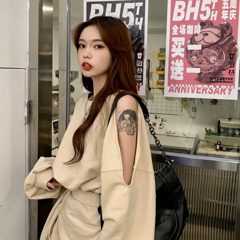 Two Piece Sets Women Korean Style Hipster Streetwear Hollow Out Club Party Sexy Draped Vintage O-Neck Lady Cropped Top and Skirt
Two Piece Sets Women Korean Style Hipster Streetwear Hollow Out Club Party Sexy Draped Vintage O-Neck Lady Cropped Top and Skirt