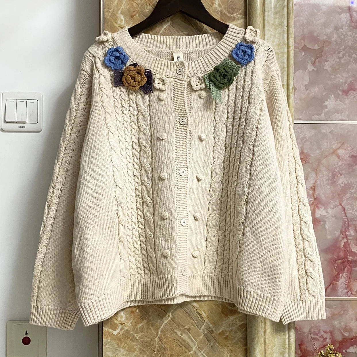 Осенне-зимний женский объемный цветочный кардиган Mori, свитер с длинными рукавами, повседневная одежда, HTnew
Осенне-зимний женский объемный цветочный кардиган Mori, свитер с длинными рукавами, повседневная одежда, HTnew