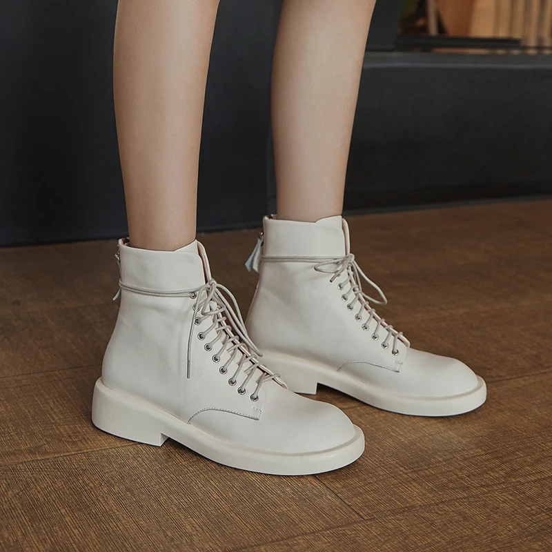 2020 Boots Women Autumn Ankle Boots Genuine Leather Motorcycle Boots Fashion Lace Up Round Toe Shoes for Women
2020 Boots Women Autumn Ankle Boots Genuine Leather Motorcycle Boots Fashion Lace Up Round Toe Shoes for Women