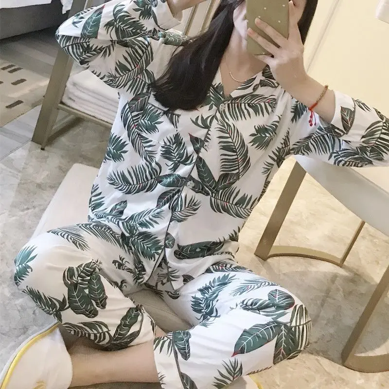 Women's 2 Pcs Shirts + Pants Nighties Sleepwear Pajamas Sets Flower Print Luxury Female Satin Sexy Sleepwear Set
Women's 2 Pcs Shirts + Pants Nighties Sleepwear Pajamas Sets Flower Print Luxury Female Satin Sexy Sleepwear Set