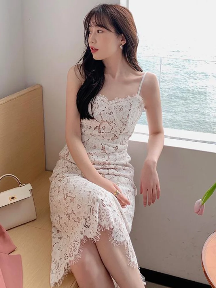 White Elegant Strap Summer Dress French Chic Party Floral Dress Women Vintage Sweet Hollow Out Lace Sexy Casual Dress 2021
White Elegant Strap Summer Dress French Chic Party Floral Dress Women Vintage Sweet Hollow Out Lace Sexy Casual Dress 2021