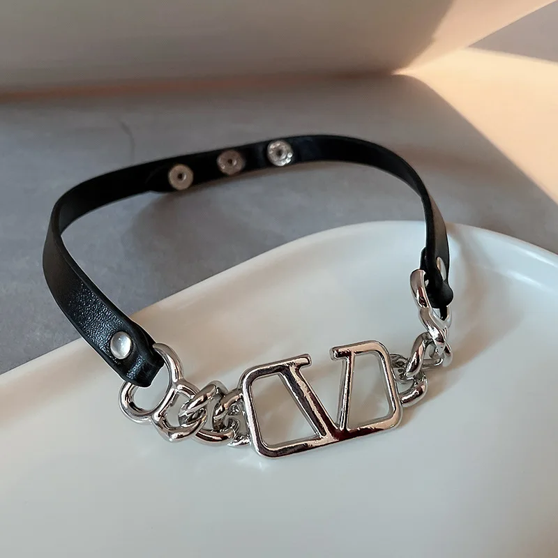 Origin Summer Exquisite Letter Splice Leather Chokers Necklace for Women Unique Design Metal Necklace Jewelry Accessories
Origin Summer Exquisite Letter Splice Leather Chokers Necklace for Women Unique Design Metal Necklace Jewelry Accessories