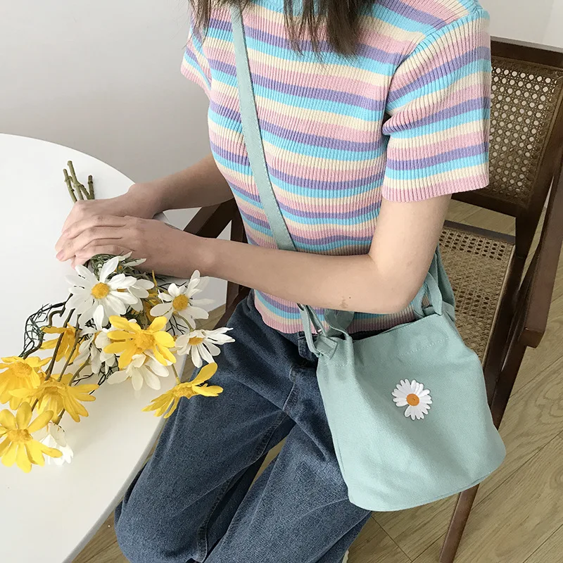 Women's Mini Canvas Shoulder Bag Daisy Small Cotton Handbag Totes Ladies Casual Vintage Purse Cloth Bucket Pouch For Girls
Women's Mini Canvas Shoulder Bag Daisy Small Cotton Handbag Totes Ladies Casual Vintage Purse Cloth Bucket Pouch For Girls