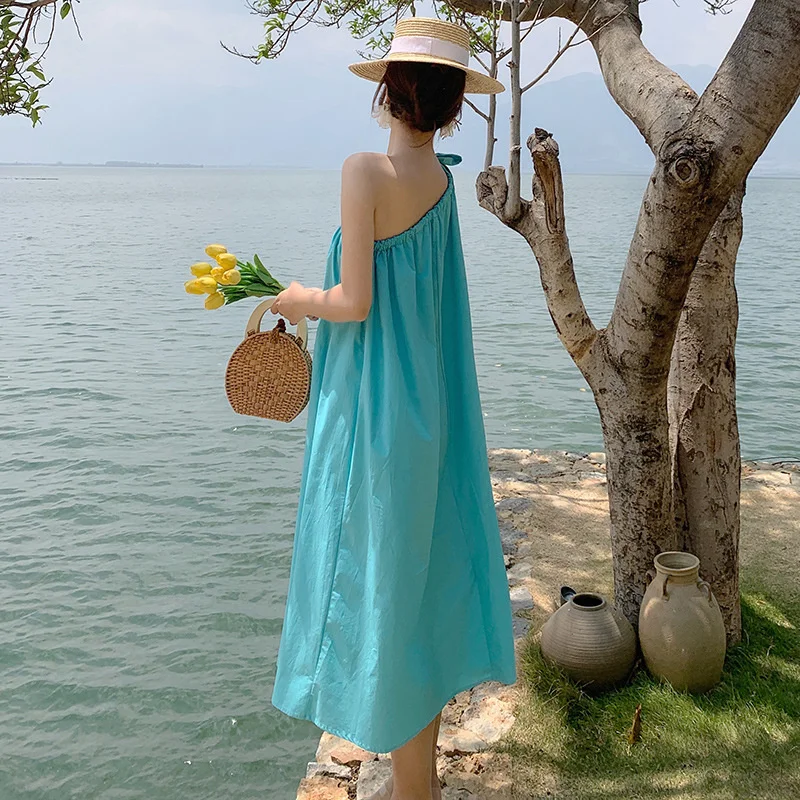 2021 new summer sleeveless dress light luxury temperament goddess fan fried street light familiar style French style
2021 new summer sleeveless dress light luxury temperament goddess fan fried street light familiar style French style