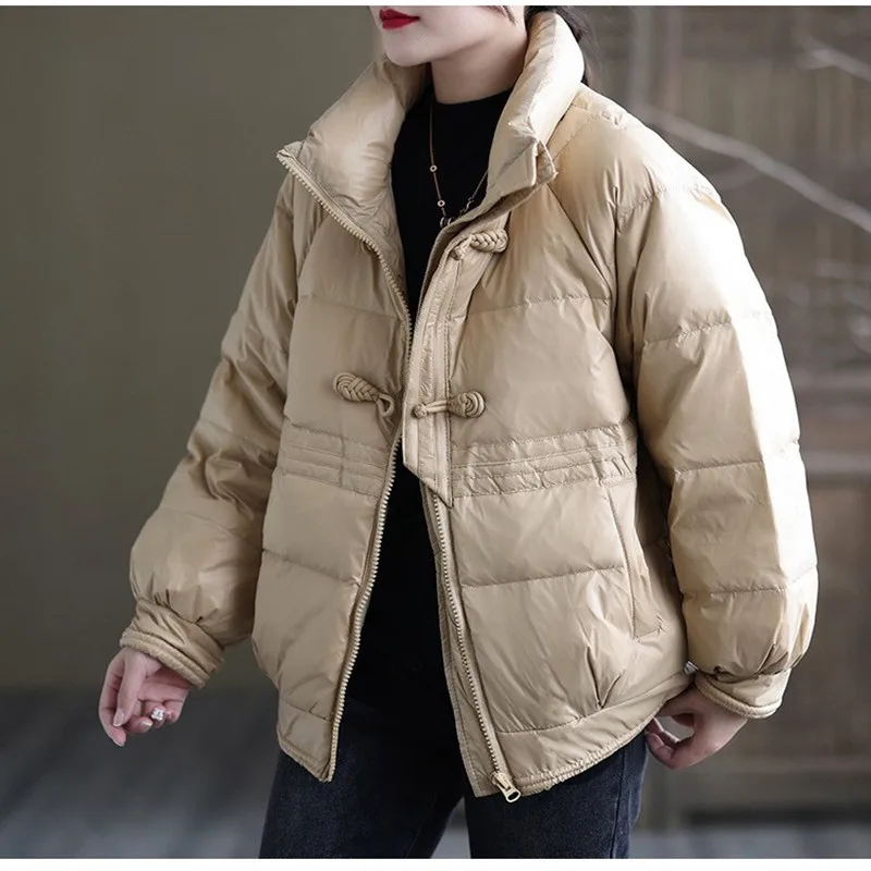 2021 winter new style down jacket women's fashion disc buckle personality loose large size white duck down long-sleeved jacket
2021 winter new style down jacket women's fashion disc buckle personality loose large size white duck down long-sleeved jacket