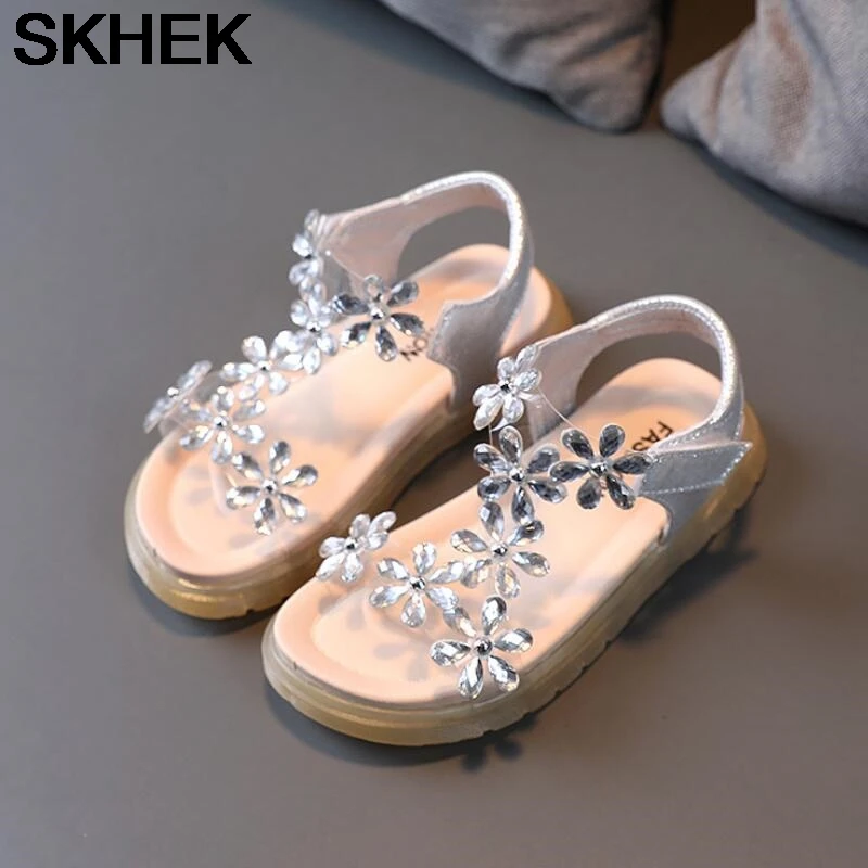 SKHEK 2021 Summer New Girls Sandals Flower Kids Soft Bottom Fashion Princess Shoes Children Baby Beach Non-slip Plat Sandals
SKHEK 2021 Summer New Girls Sandals Flower Kids Soft Bottom Fashion Princess Shoes Children Baby Beach Non-slip Plat Sandals