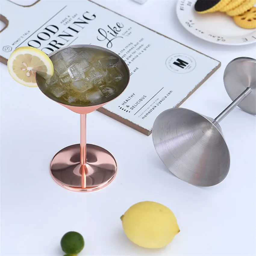 Creative Martini Cocktail Whiskey Glass Personalized Stainless Steel Chic Design Wine Bar Restaurant Champagne Bear Cup 
Creative Martini Cocktail Whiskey Glass Personalized Stainless Steel Chic Design Wine Bar Restaurant Champagne Bear Cup