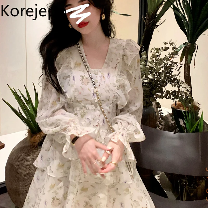 Korejepo Women Dress 2021 Early Autumn New Fairy French Ruffles Female Floral Square Collar Flare Sleeve Temperament Short Dress
Korejepo Women Dress 2021 Early Autumn New Fairy French Ruffles Female Floral Square Collar Flare Sleeve Temperament Short Dress