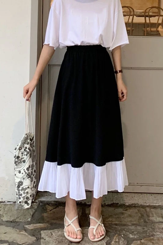 Chiffon skirt women summer 2020 new Korean black and white stitching high waist pleated skirt mid-length skirt 
Chiffon skirt women summer 2020 new Korean black and white stitching high waist pleated skirt mid-length skirt