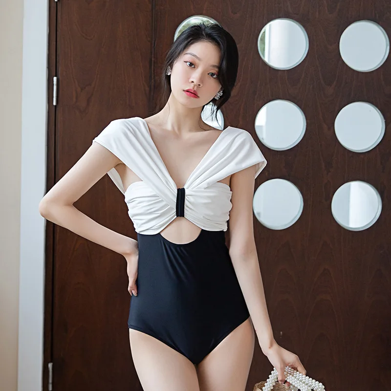 Plus Size One Piece Swimsuit Women Beachwear Female Bath Suit 2021 Sexy Slim Print Polyester Sierra Surfer Swimwear Swim For
Plus Size One Piece Swimsuit Women Beachwear Female Bath Suit 2021 Sexy Slim Print Polyester Sierra Surfer Swimwear Swim For