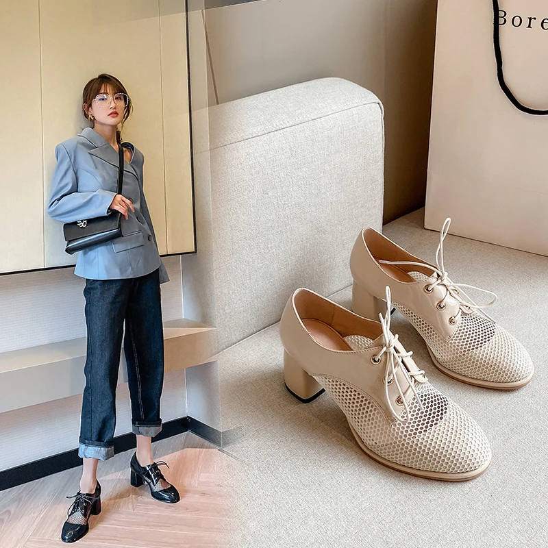 2020 High Quality New Square Heel Women High heels Hollow mesh Fashion Elegant summer Lace-up Women pumps 32-43 zapatos mujer
2020 High Quality New Square Heel Women High heels Hollow mesh Fashion Elegant summer Lace-up Women pumps 32-43 zapatos mujer