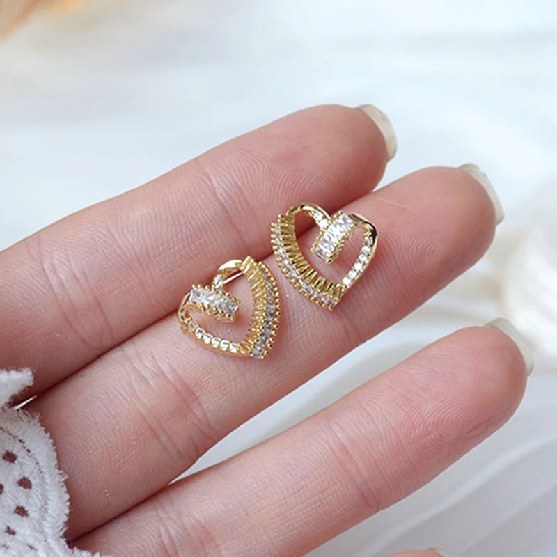 New Trendy Charm 14K Real Gold Plated Heart Earrings for Women Jewelry AAA Zirconia S925 Silver Needle Stud Weddings Party Gift 
New Trendy Charm 14K Real Gold Plated Heart Earrings for Women Jewelry AAA Zirconia S925 Silver Needle Stud Weddings Party Gift