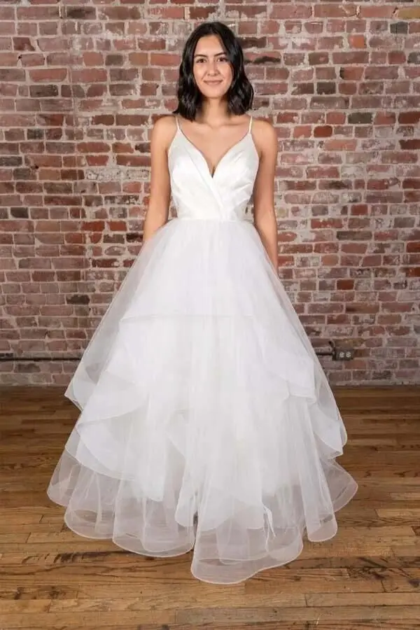 2021 Simple Backless Wedding Dresses for Bride V Neck Spaghetti Straps Sleeveless Bridal Gowns vestido de noiva
2021 Simple Backless Wedding Dresses for Bride V Neck Spaghetti Straps Sleeveless Bridal Gowns vestido de noiva