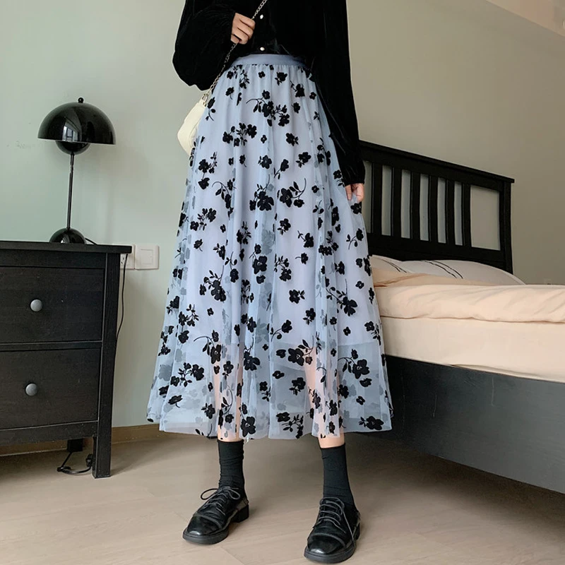 2020 new summer and autumn mesh skirt women's fashion mid-length three-color skirt lace print A-line skirt
2020 new summer and autumn mesh skirt women's fashion mid-length three-color skirt lace print A-line skirt