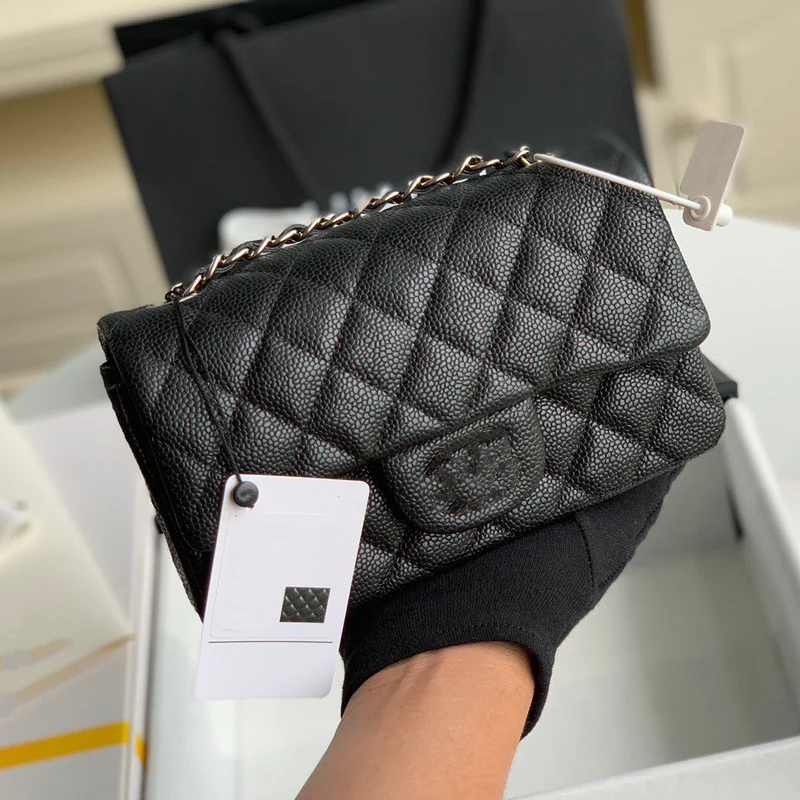 Autumn new ladies chain bag messenger bag brand design top quality steel hardware
Autumn new ladies chain bag messenger bag brand design top quality steel hardware