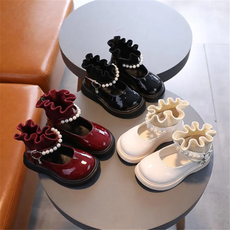 Spring New Girl Patent Leather Shoes Soft Bottom Non-slip Beaded Princess Wedding Lacing Baby Socks Shoes Toddler Shoes
Spring New Girl Patent Leather Shoes Soft Bottom Non-slip Beaded Princess Wedding Lacing Baby Socks Shoes Toddler Shoes