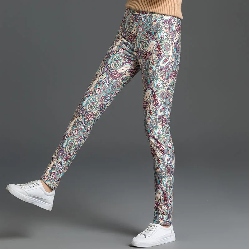 Women Winter Wear Down Leggings New Pattern Bottoming Warm Fashion Thicken Floral Printing Skinny Feet Leggings Plus Size
Women Winter Wear Down Leggings New Pattern Bottoming Warm Fashion Thicken Floral Printing Skinny Feet Leggings Plus Size