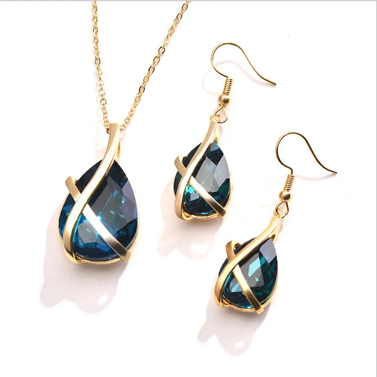 Новое ожерелье и серьги азиатского пожелания в форме груши, инкрустированные Конг келань, набор капель воды, свадебные украшения для банкет...
Новое ожерелье и серьги азиатского пожелания в форме груши, инкрустированные Конг келань, набор капель воды, свадебные украшения для банкет...