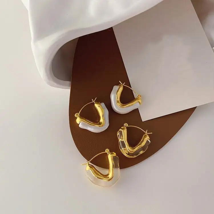 Fashion Metallic Resin V Shaped Earrings For Women Personality Statement New Jewelry Temperament Designer pendientes Wholesale
Fashion Metallic Resin V Shaped Earrings For Women Personality Statement New Jewelry Temperament Designer pendientes Wholesale