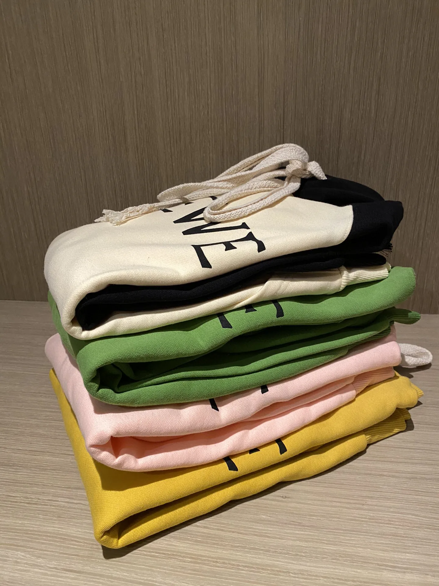 Pullovers loose Cartoon hoodie EYE JACKET sweatershirt t-shirt jackt women shirt Tee fashion classic luxury brand designer L1
Pullovers loose Cartoon hoodie EYE JACKET sweatershirt t-shirt jackt women shirt Tee fashion classic luxury brand designer L1